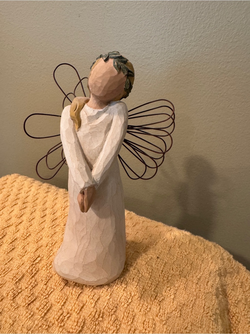 Willow Tree “Celebrate” Angel like new